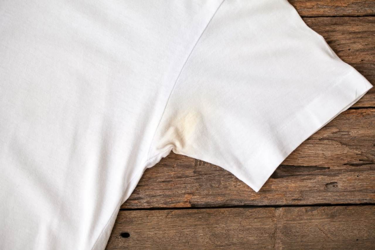How To Remove White Deodorant Stains From Black Shirts - Villalobos Sapect